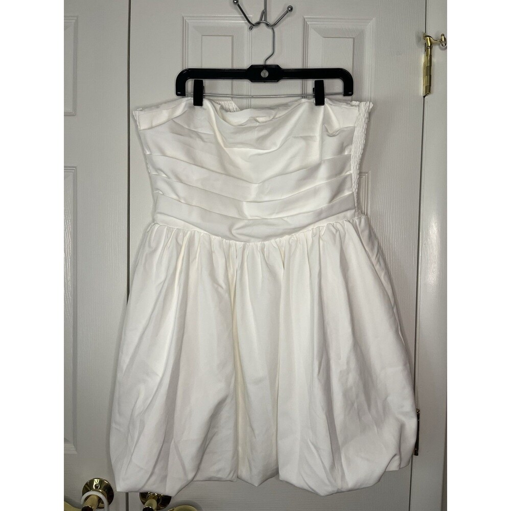 Showpo NWT Shaima Mini Strapless White Bubble Dress Size 16